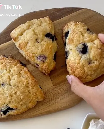Fluffy Blueberry Scones