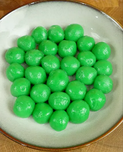 Pandan Glutinous Rice Balls