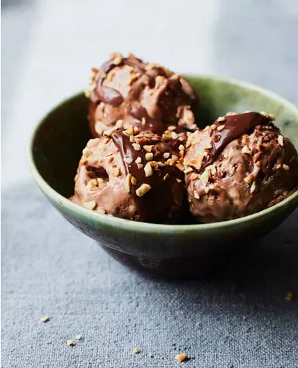 Chocolate and Hazelnut Semifreddo with Hot Choc Sauce - Semifreddo alla Nutella con cioccolato fondente caldo - Gino D'Acampo