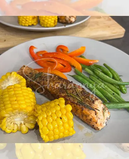 30min easy Low Carb Pan Fried Salmon & Veggies