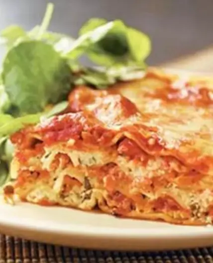 Simple Lasagna with Hearty Tomato Meat Sauce