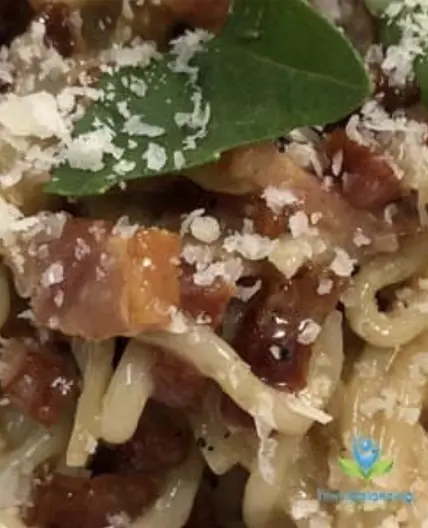Sundried Tomato Fettuccine Carbonara