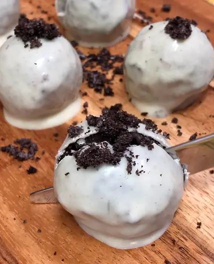 3-ingredient OREO Truffles