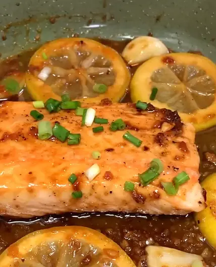 Quick Honey Garlic Lemon Salmon