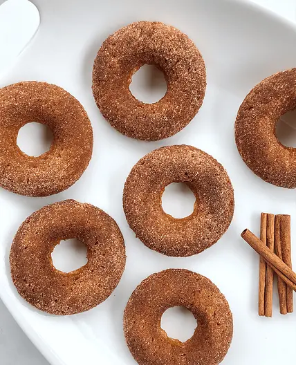 BAKED APPLE CIDER DONUTS