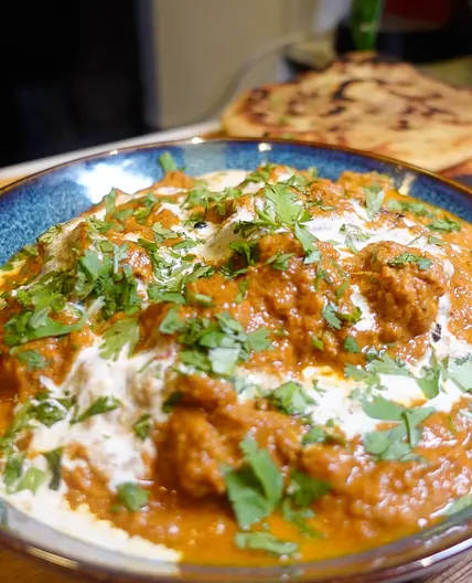 Butter Chicken with Garlic Naan