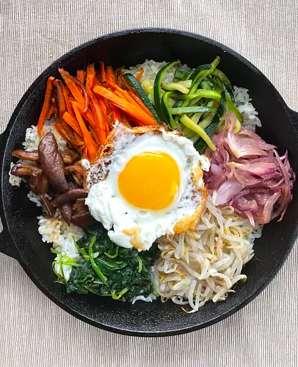 Dolsot Bibimbap | 돌솥 비빔밤 🍳⁣