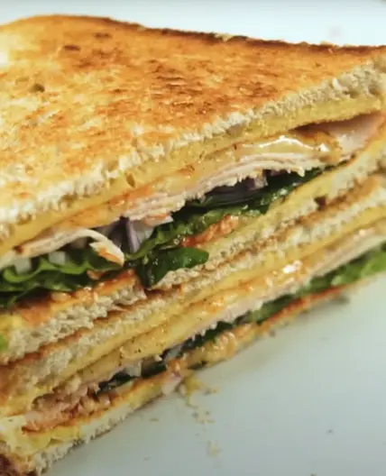 Breakfast egg sandwhich