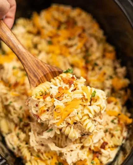 Crockpot Chicken Bacon Ranch Pasta Recipe