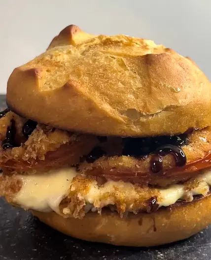 Frittiertes Tomaten Mozzarella Sandwich 2