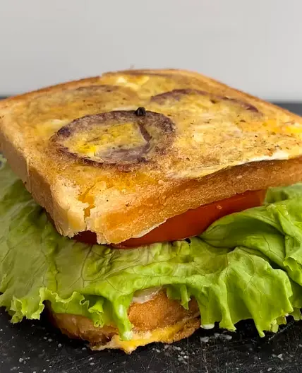 Sucuk Eiertoast Sandwich