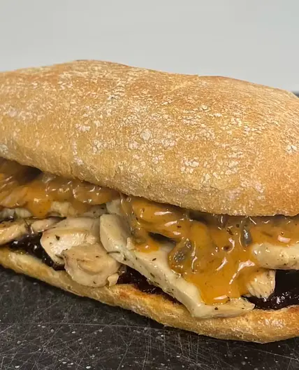 Süß salziges Champignon Hähnchen Sandwich
