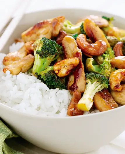 Chicken and cashew nut stir-fry