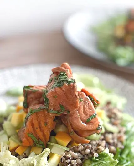 Saumon Confit & Quinoa Légumes Verts