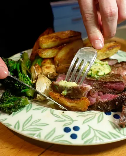 Steak & Chips with Garlic & Parsley Butter