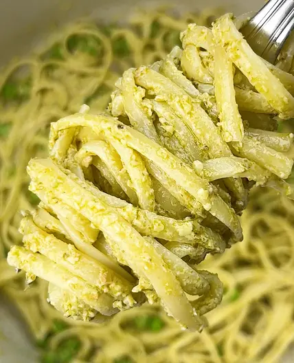 Pasta with Pesto & Asparagus