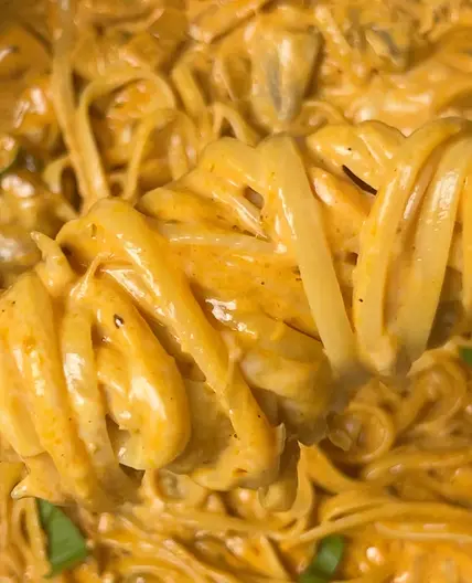 Easiest Creamy Mushroom Pasta 🍝