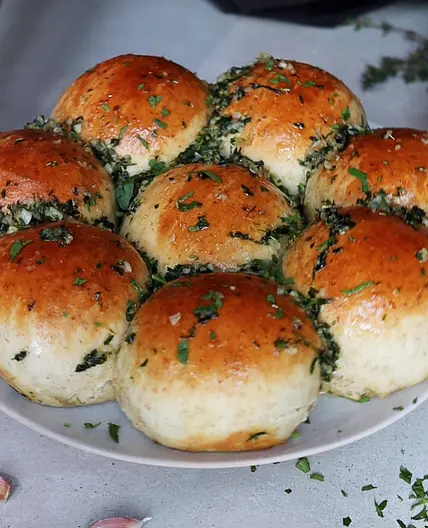 Garlic Pull-Apart Bread