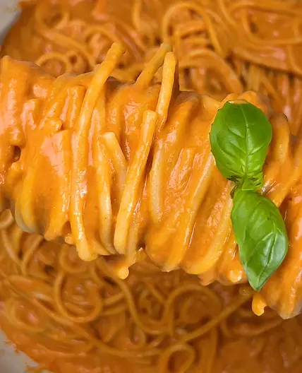 Easy Creamy Tomato Pasta 🍝