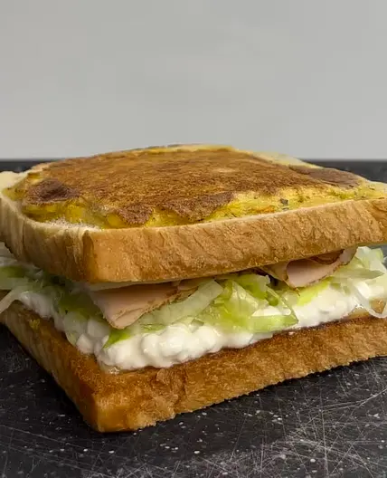 Proteinreiches Omelette Toast Sandwich
