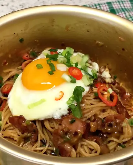 20-Minute Peanut Butter Chili Oil Pasta