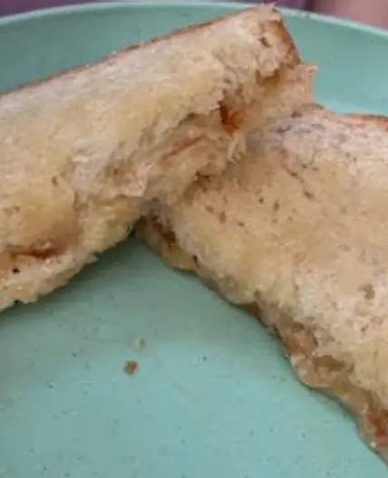 THE BEST GRILLED CHEESE