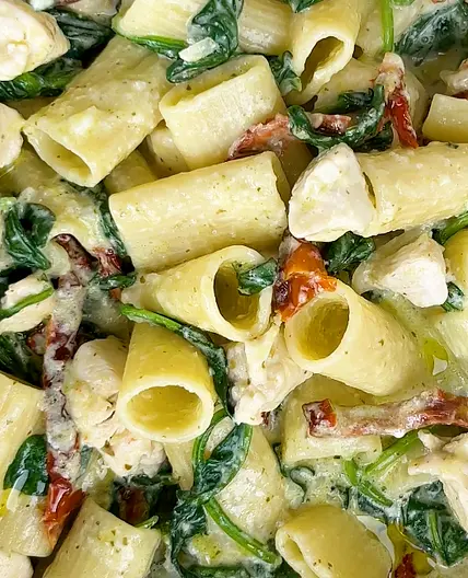 Creamy Chicken & Pesto Pasta