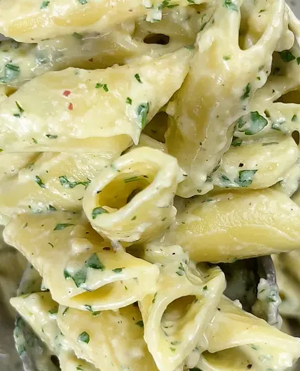 Creamy Garlic pasta 🥰