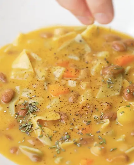 Pasta with beans and chickpeas soup