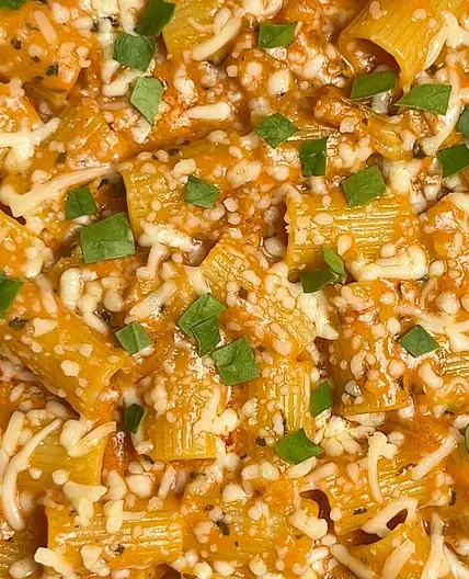 Spicy Tomato Mozzarella Pasta