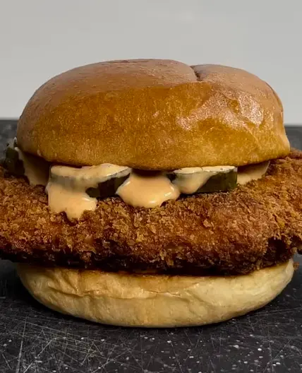 Selbstgemachtes spicy crispy chicken Sandwich