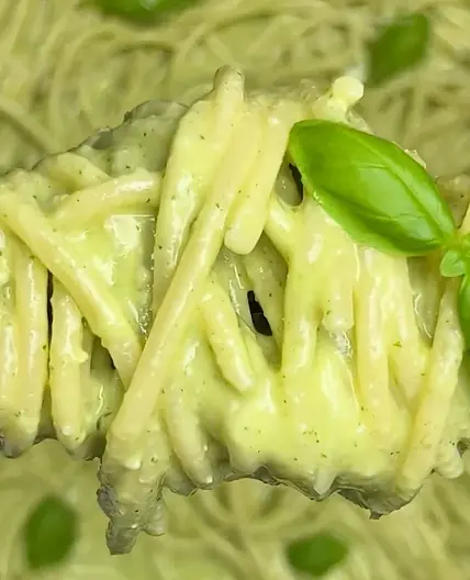 Easy Pesto Spaghetti  🌱