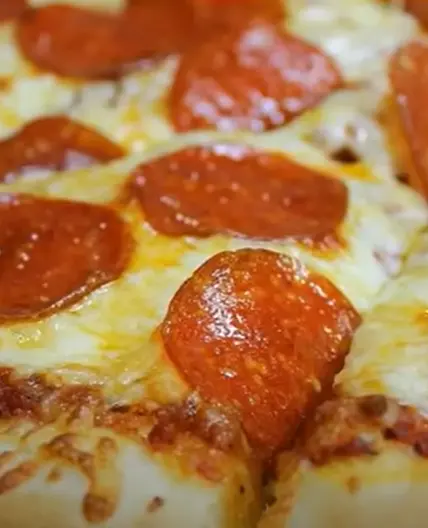 Pepperoni Pizza (Domino's style)