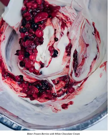Bitter frozen berries with white chocolate cream