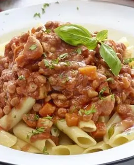 MACARRONES A LA BOLOÑESA DE LENTEJAS