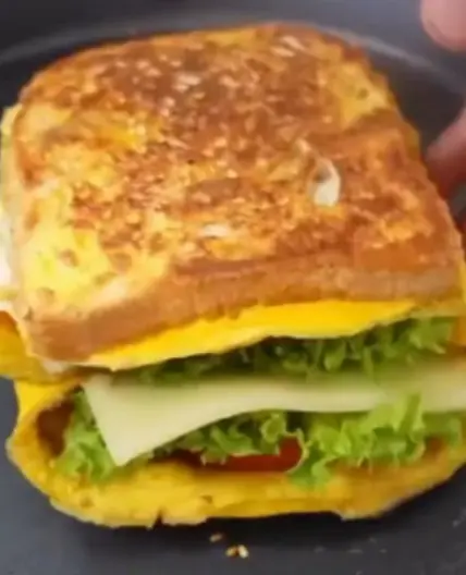 Omelette Sandwich