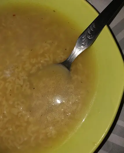 sopa de fideos