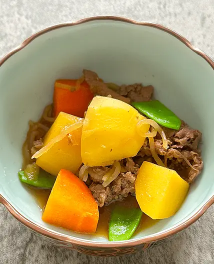 Nikujaga ( 肉じゃが - Japanese Beef and Potatoes soup)