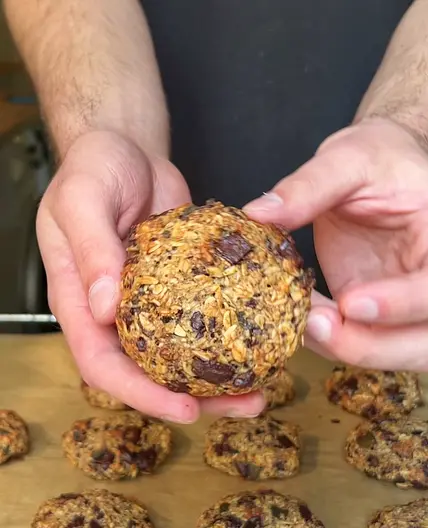 Healthy Breakfast Cookies 🍌🍪 perfect to use up overripe bananas!