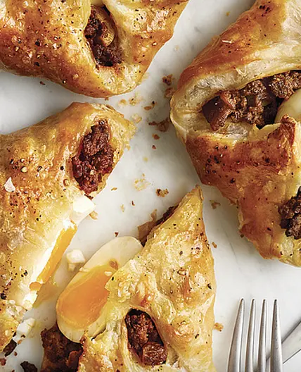 Bacon, egg and beef handpies