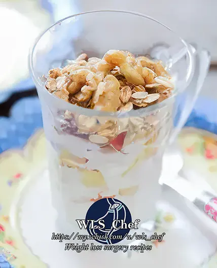 Yoghurt with nectarine and baked oats - WLS Recipe