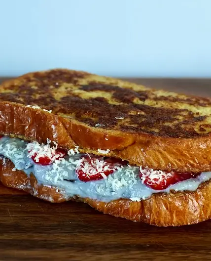 Cremiges Blaubeer French Toast Sandwich