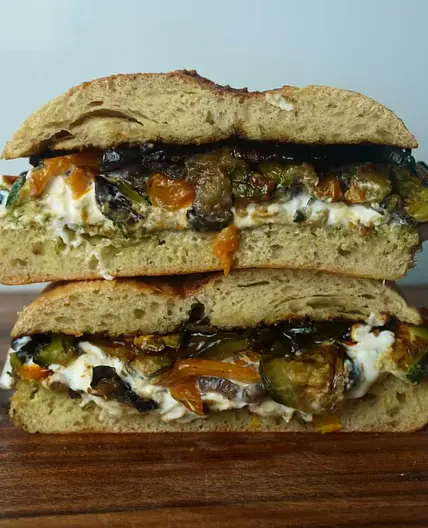 Burrata Grillgemüse Sandwich