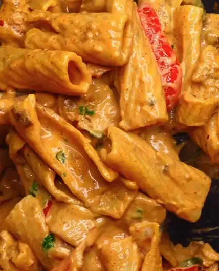 creamy garlic fajita pasta