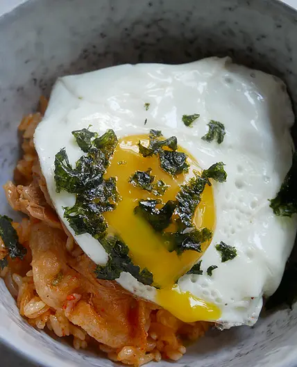 Pork Kimchi Fried Rice (豚キムチチャーハン)