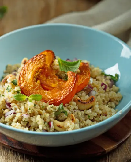 Potimarron rôti et salade tiède de quinoa