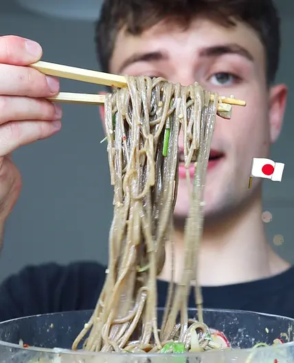 Japanese Soba Noodle Salad 🇯🇵
