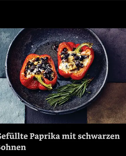 Gefüllte Paprika mit schwarzen Bohnen