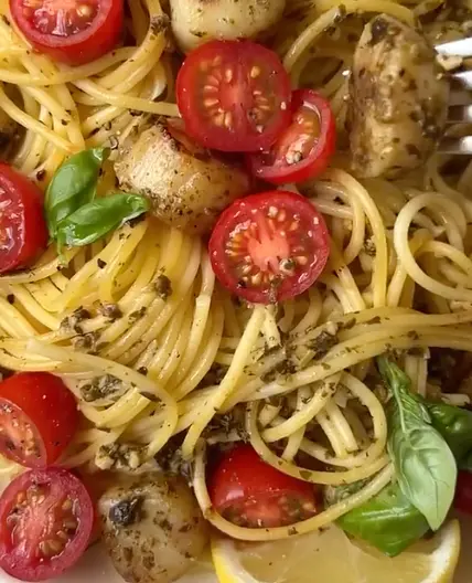 Spaghetti with Lemon Pesto Scallops