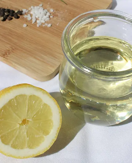 Basisches Grunddressing - für jeden Salat